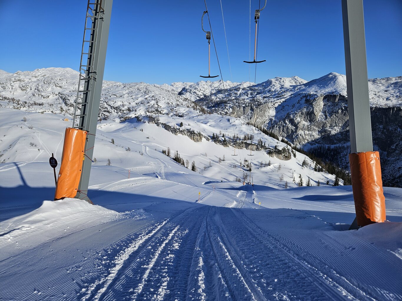 Die Piste am Sonnleiten auch schön aber kurzweilig. Das Gelände mit den passenden Schi durchaus annehmbar.