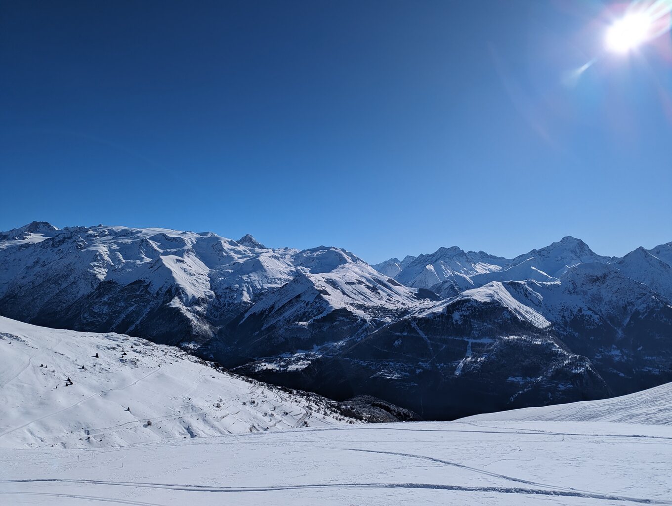 Blick vom Signal de l'Homme nach Les 2 Alpes wo ich morgen Skifahren bin