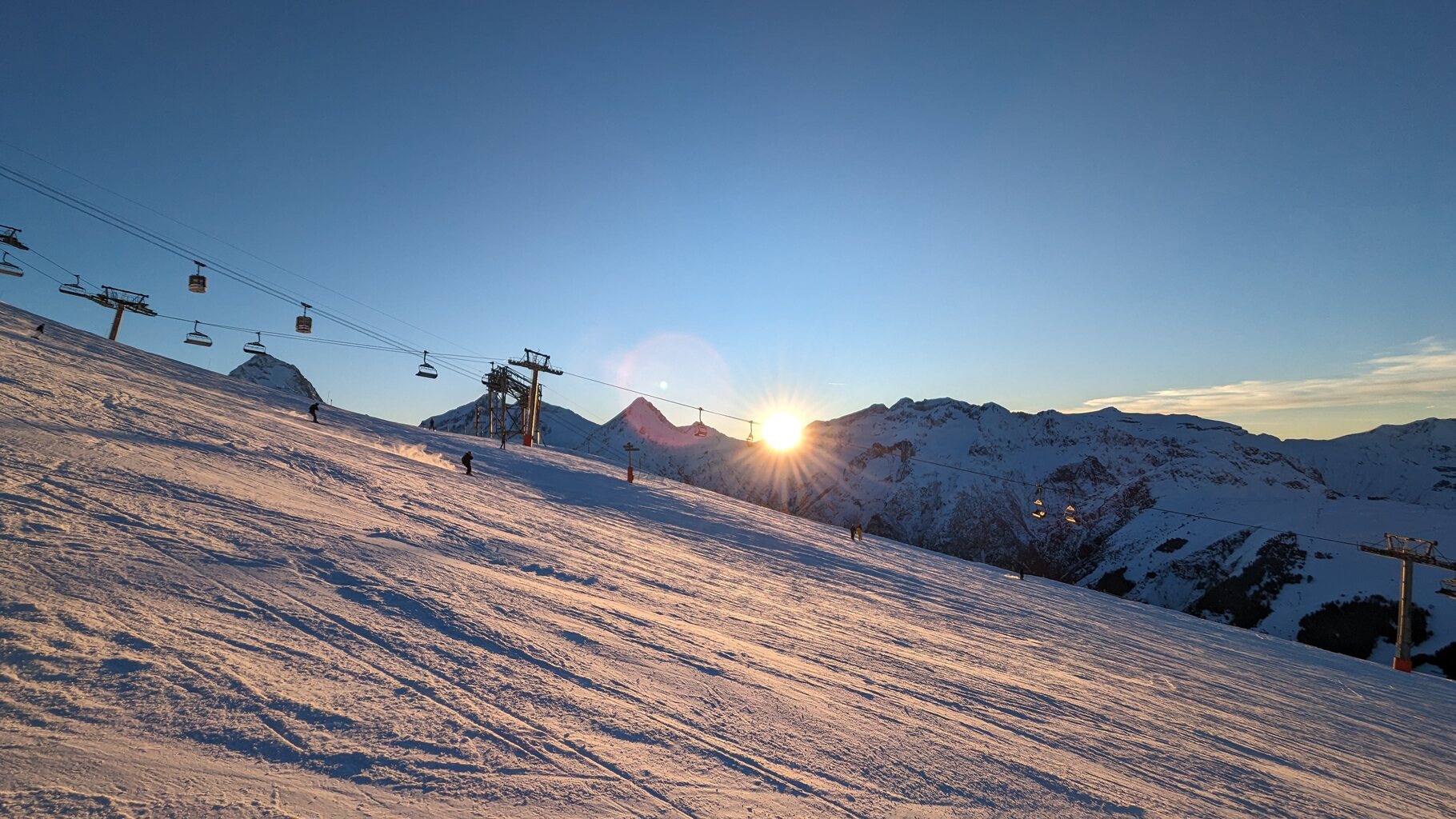 Super schöner Tagesauslklang am Cretes Sessel, der bis 17:00 Uhr fährt und dabei voll noch in der Sonne ist!