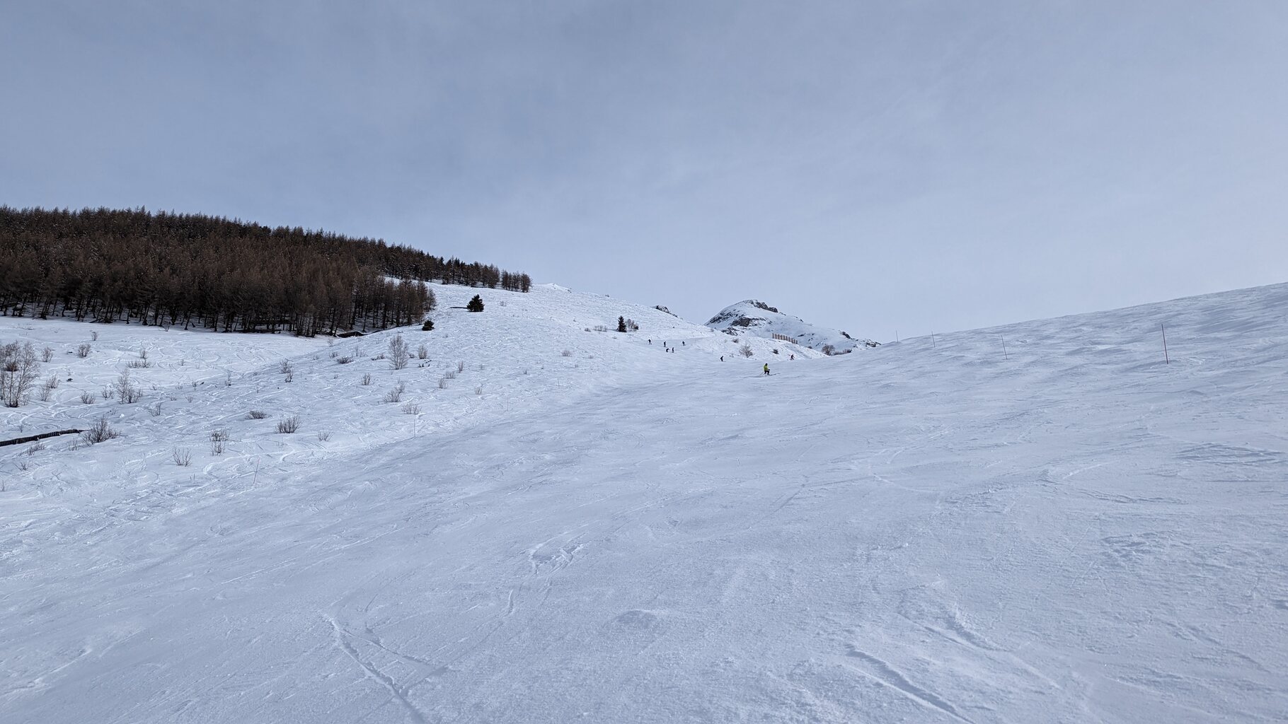 Die rote Abfahrt Vallons du Diable ist leider nicht präpariert. Schade, denn das wäre eine perfekte Piste recht abgelegen zum runter heizen mit schneller Kombibahn zum Piste wiederholen.
