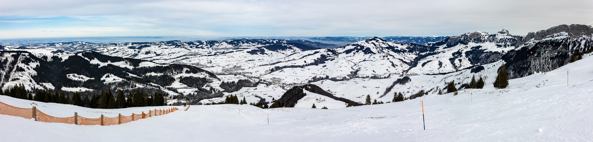 Abfahrt Schwarze Schneise, welche wirklich schwarz ist.