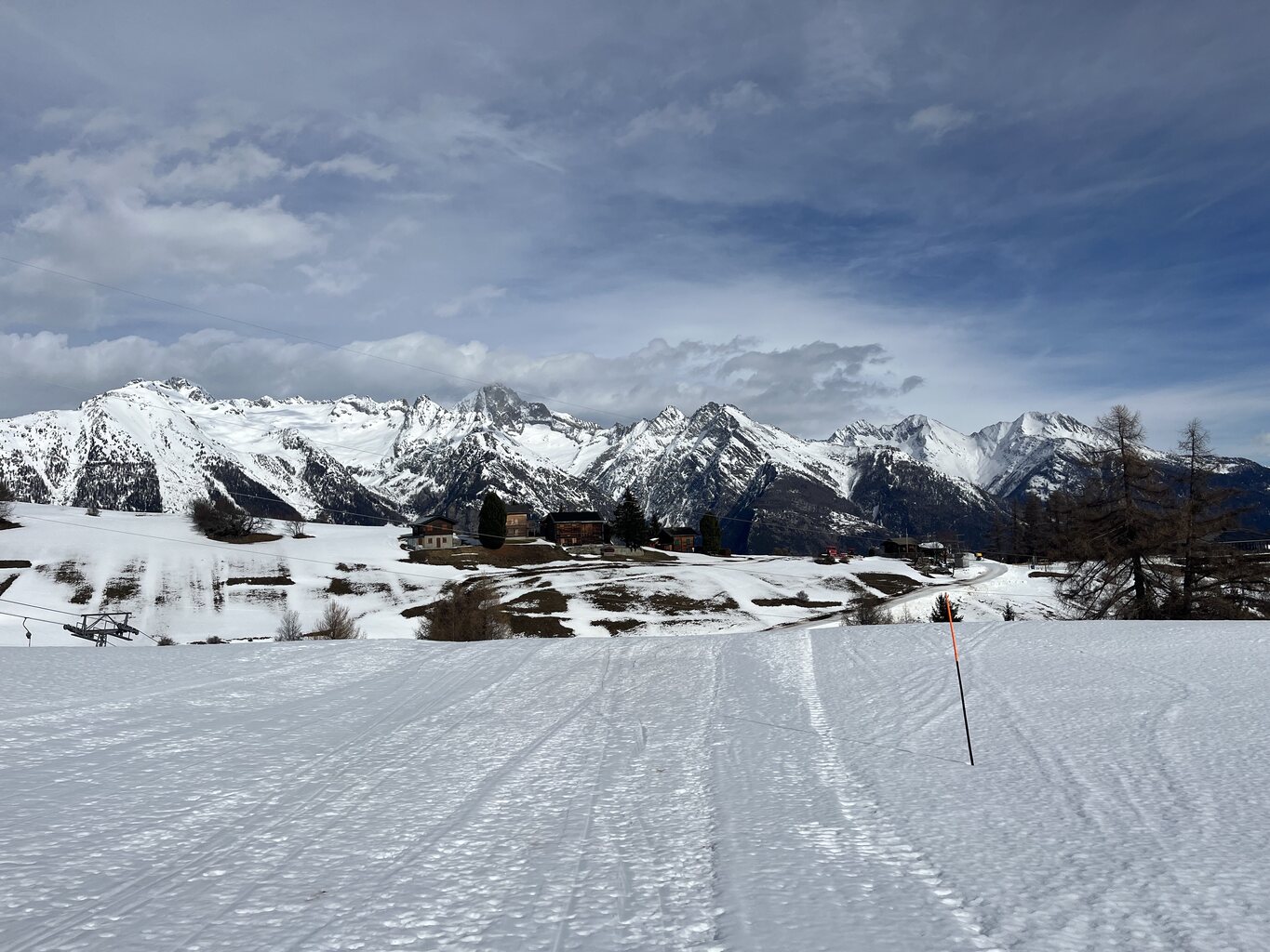 Schwarze Piste in Richtung Strygge