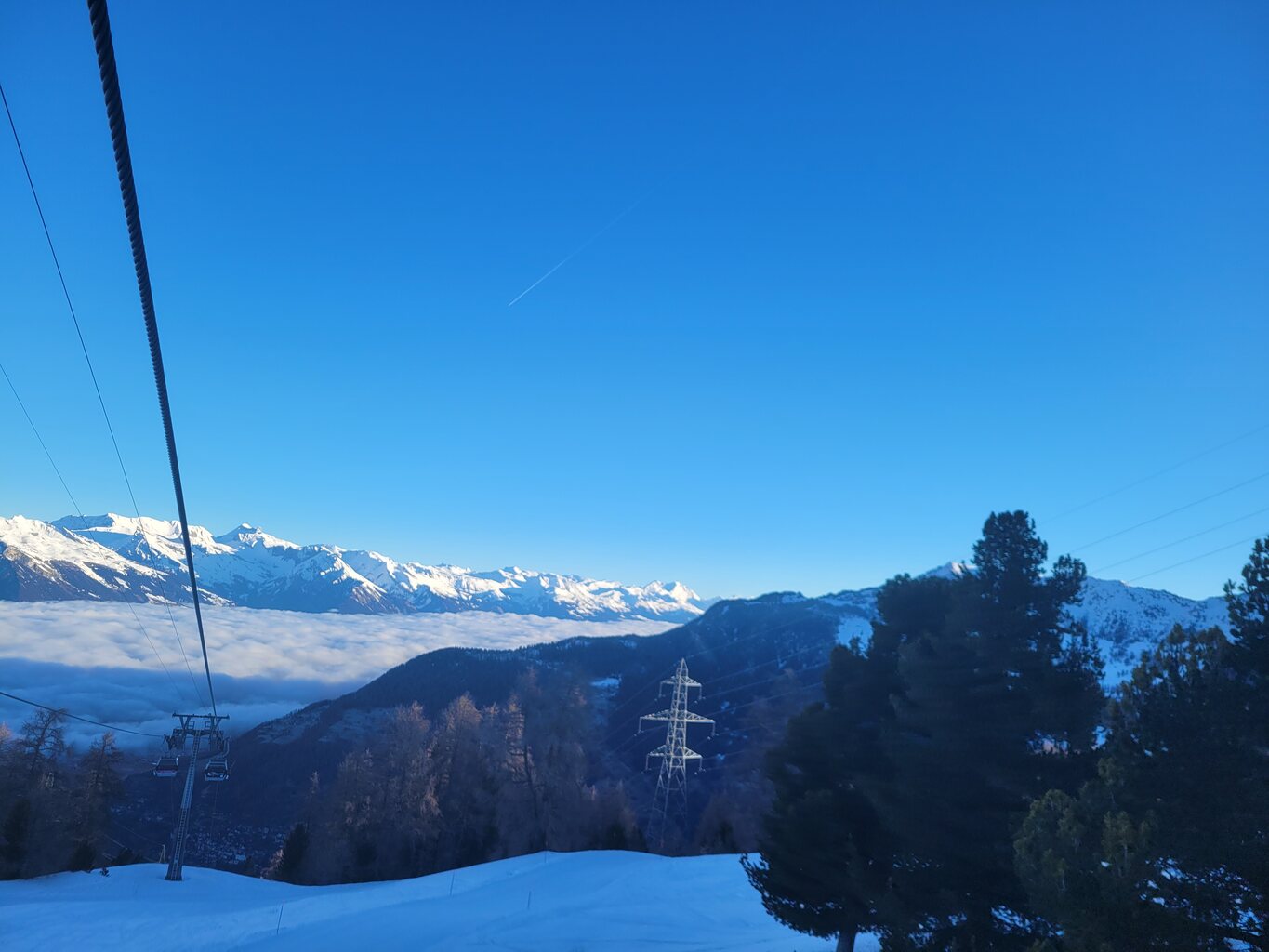 Im Rhonetal hängt noch der Nebel