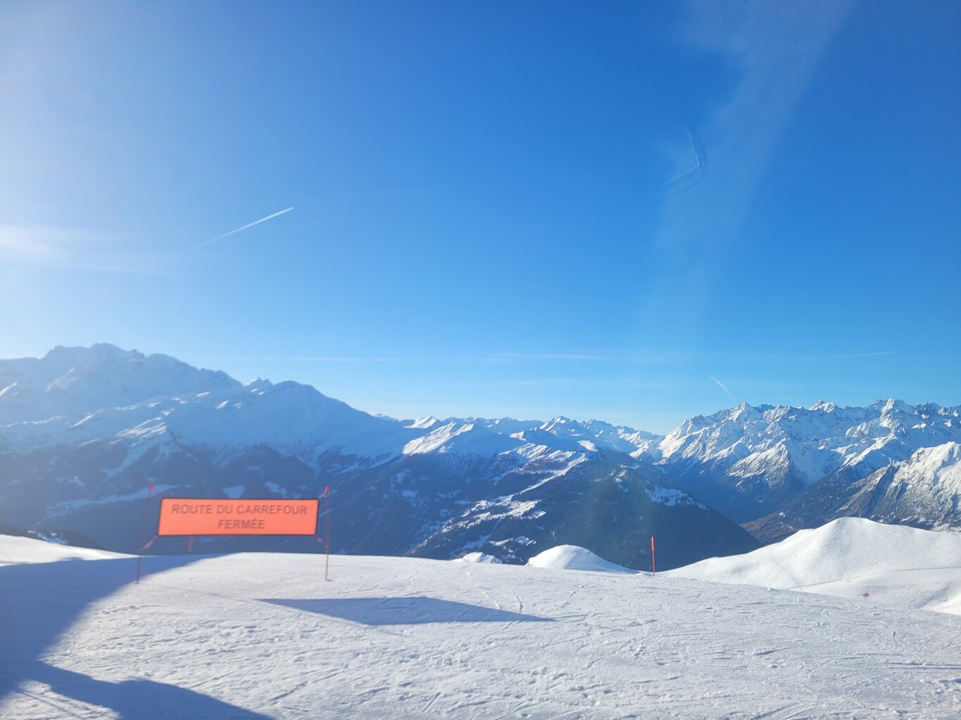 Übergang zum Rest des Gebiets später über Verbier und Schlepplift. Die direkte Verbindung ist gesperrt.