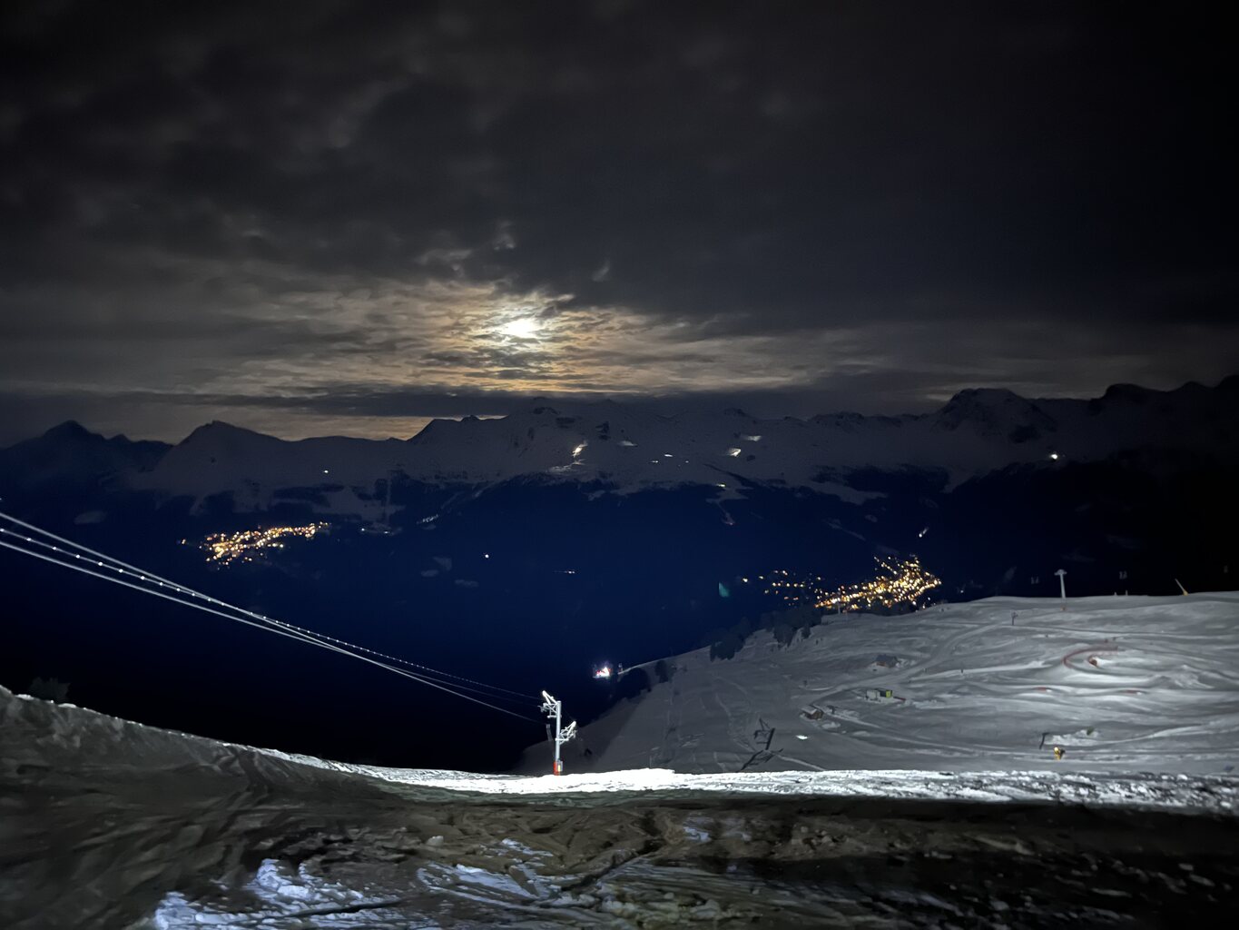 KSSL Crêt. Chandolin ist auf der linken Seite und St. Luc ist auf der rechten Seite.