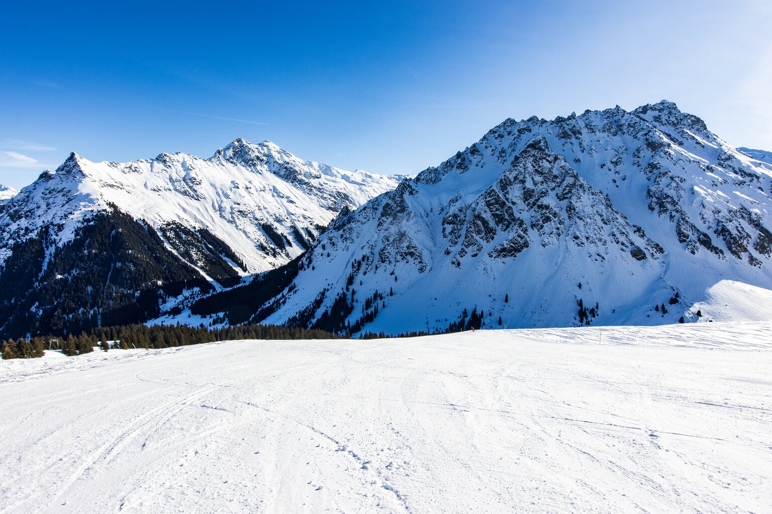 Noch besser fährt sich allerdings 1a "Lange Seite", hier ist nur der Rückweg zum Schlepplift etwas doof.