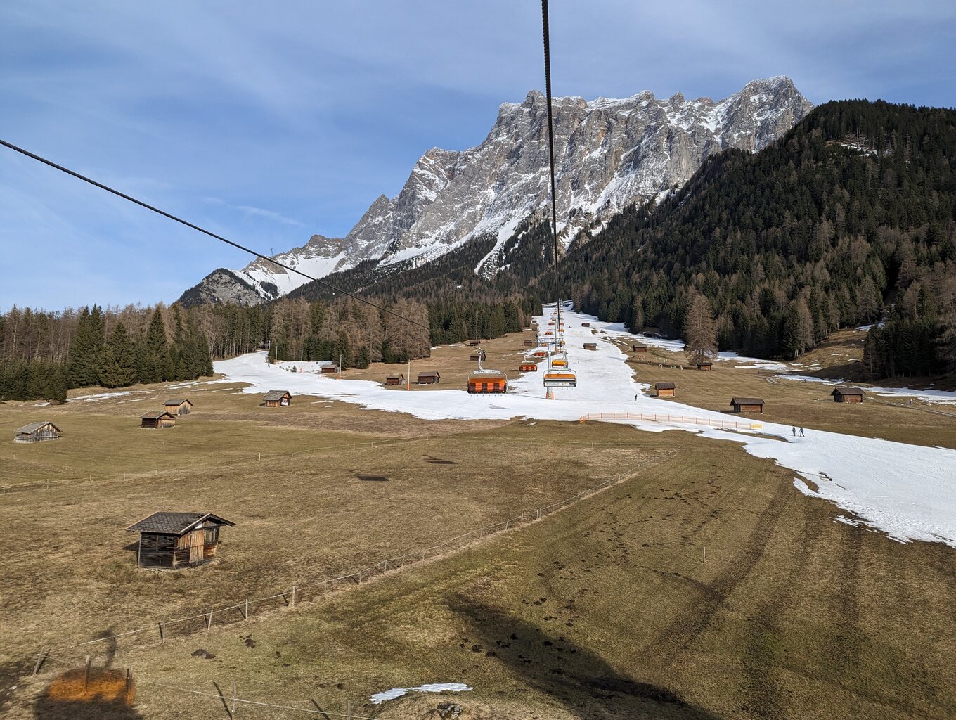 Wettersteinbahnen am Sonnenhang, Ende März...
