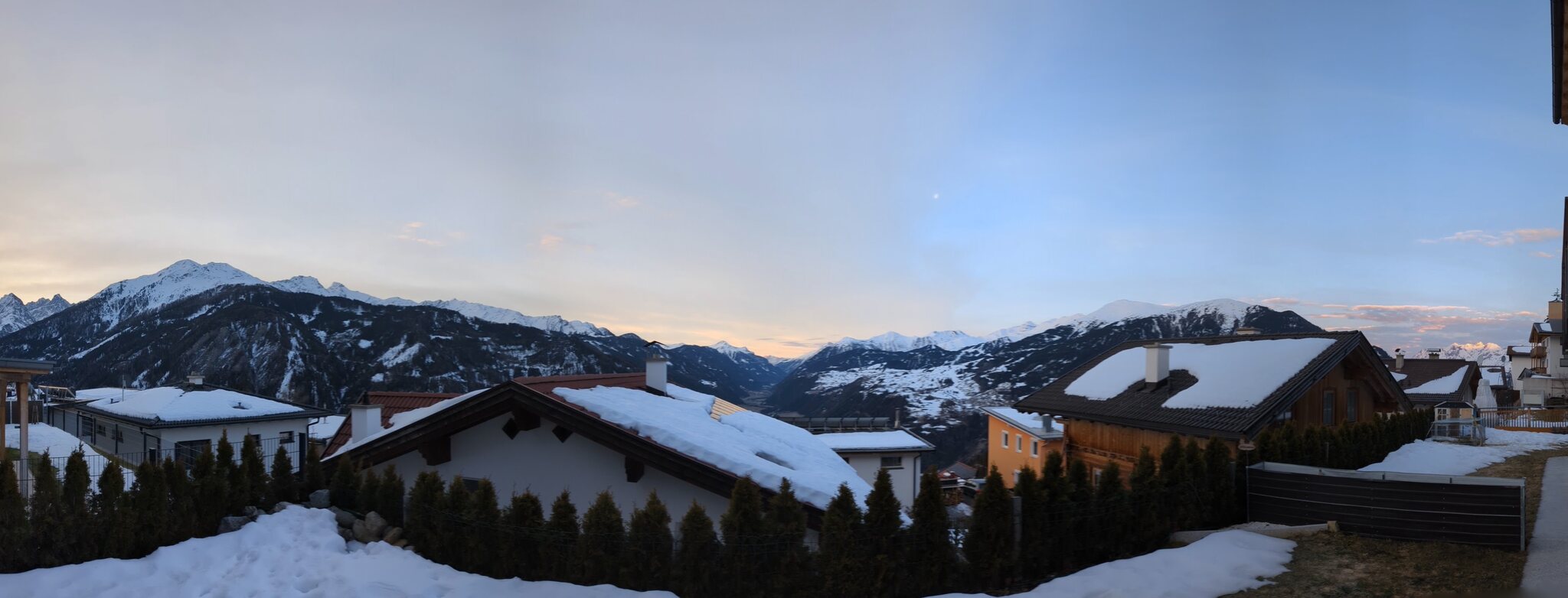 Sonnenaufgang von der Unterkunft in Kaunerberg