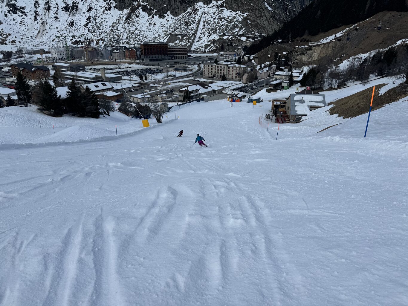 Ende Talabfahrt. Rossstall zu 75% leer, obwohl besetzt angezeigt wurde.