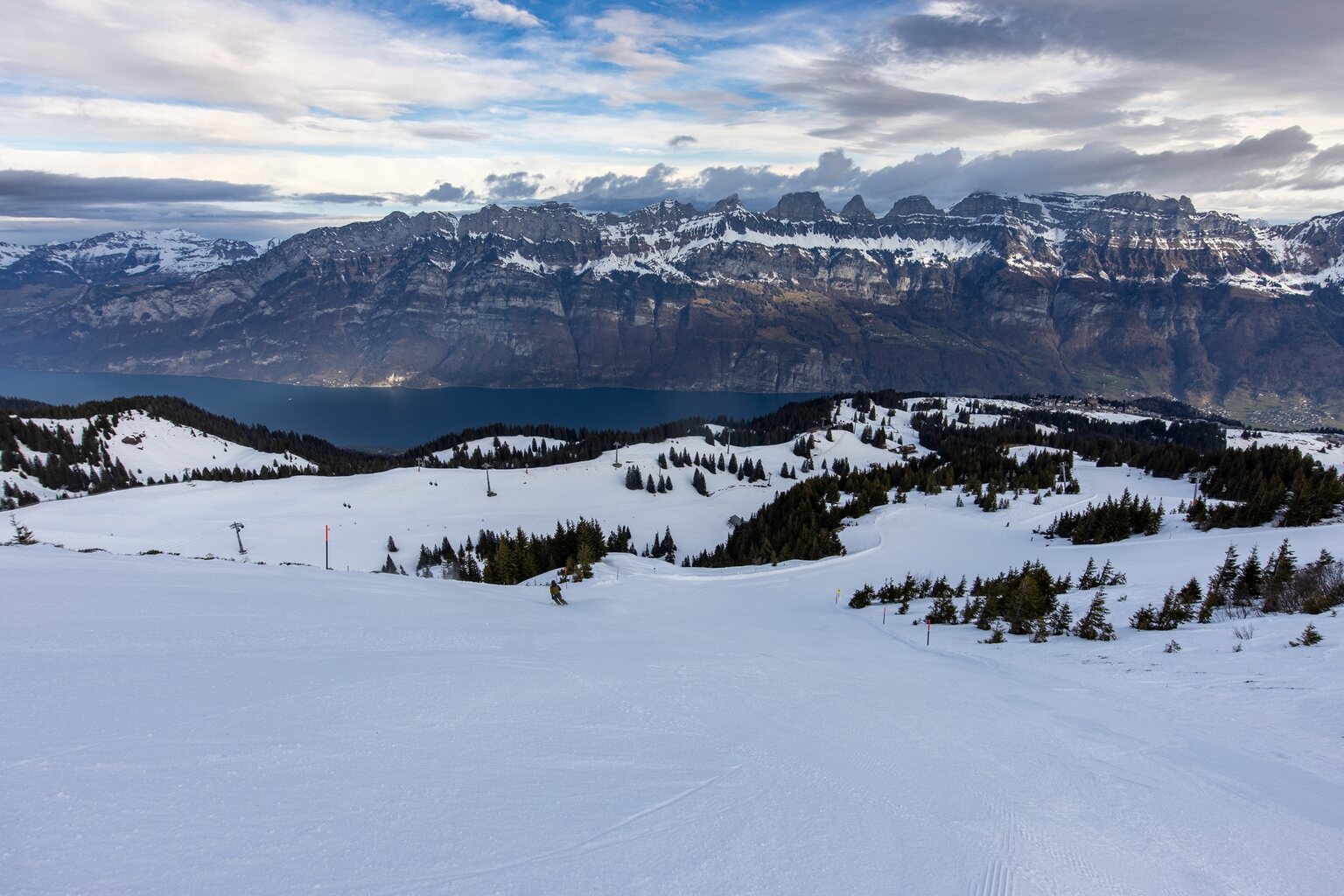 Kurzer schwarzer Abschnitt 7b, sehr schön.