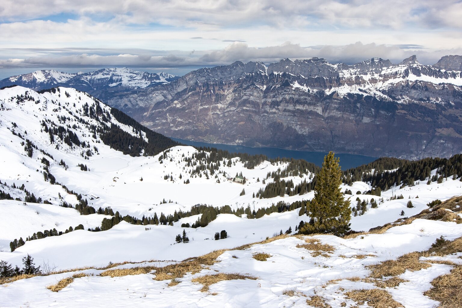 Blick auf Seeben und Walensee.