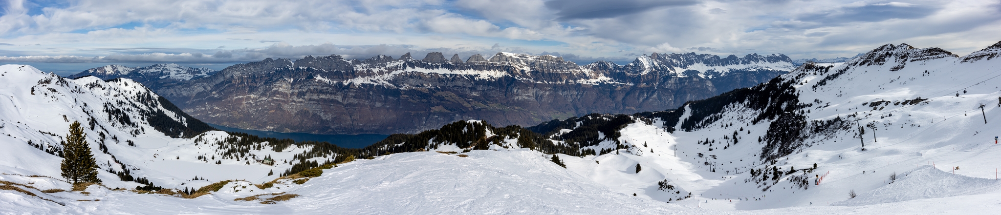 Panorama kurz unterhalb des Maschgenkamm.