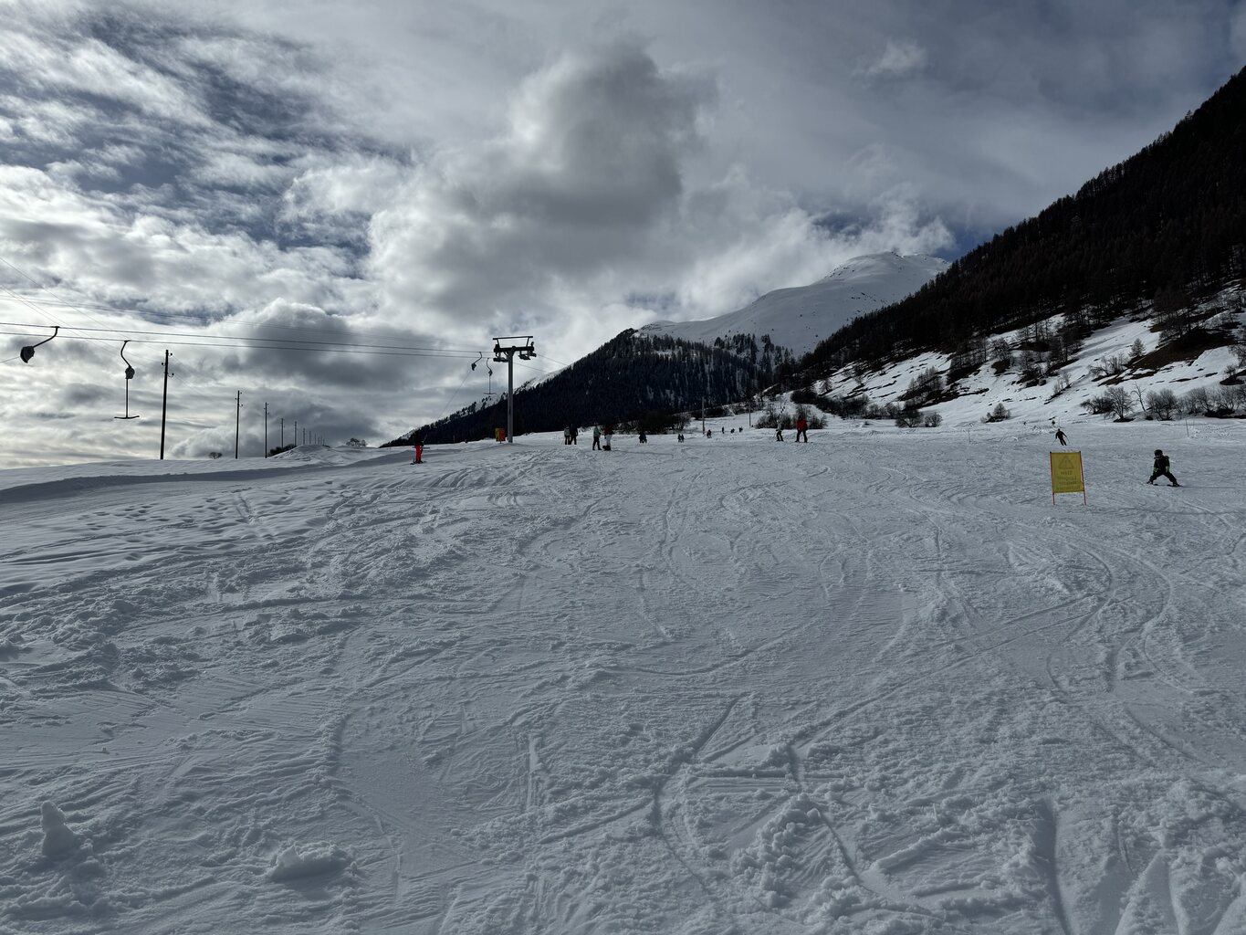 Blick nach oben in Geschinen