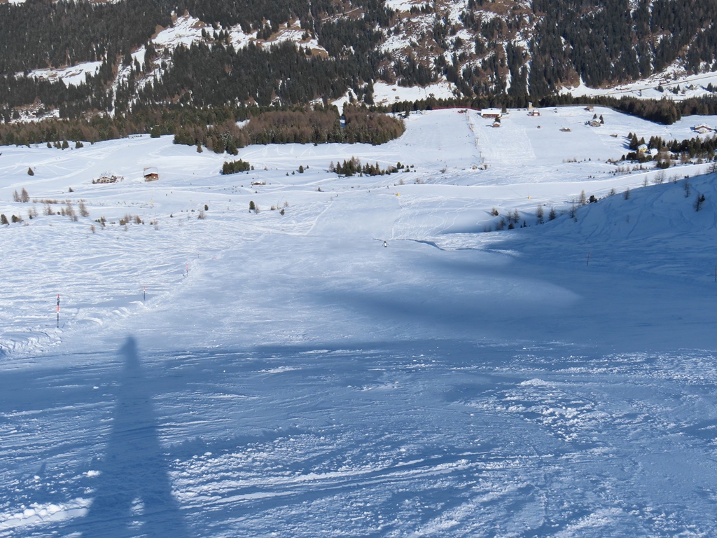 Die Adlerpiste (zweite schwarze im oberen Bereich rechts von der Deborah-Compagnoni Piste)