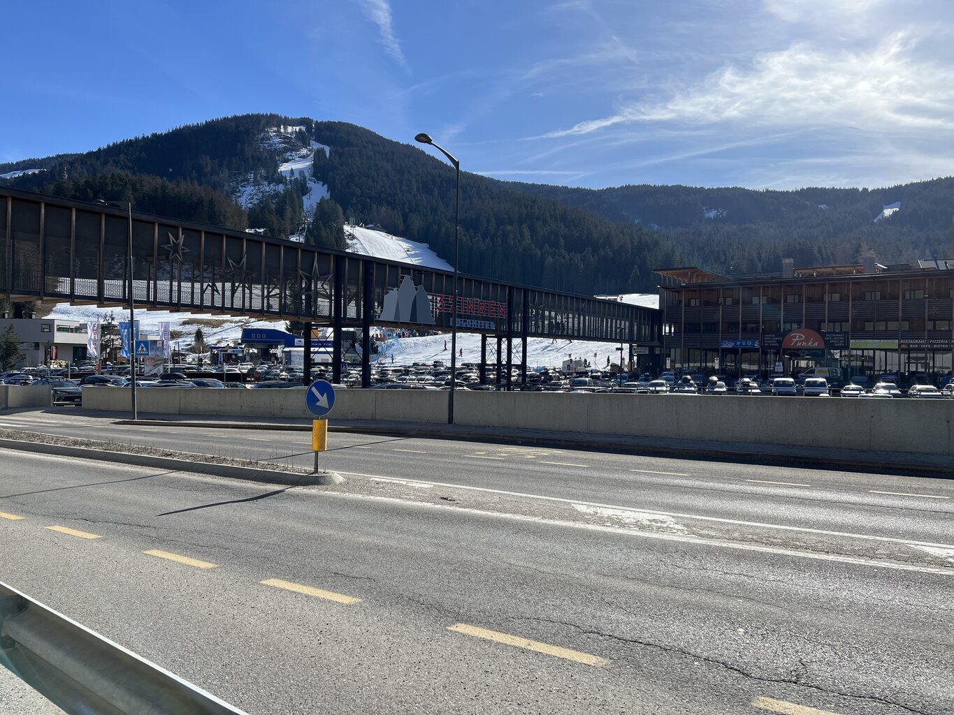 Brücke vom Bahnhof Vierschach in Skigebiet
