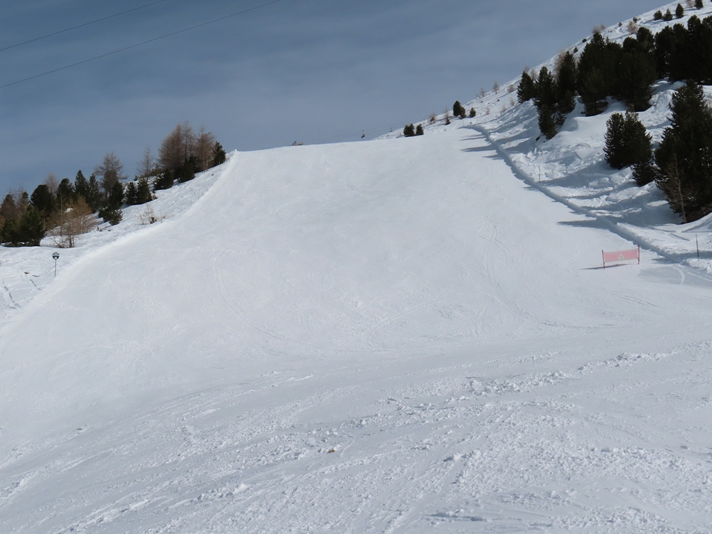Dieser Hang gehört zur schwarzen Piste Betulle.