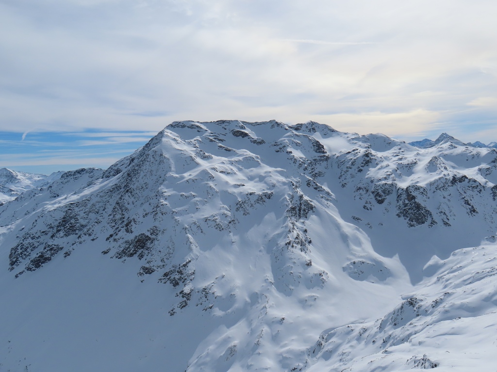Monte Sobretta, dahinter befindet sich der Bereich Vallalpe des Skigebiets von Santa Caterina