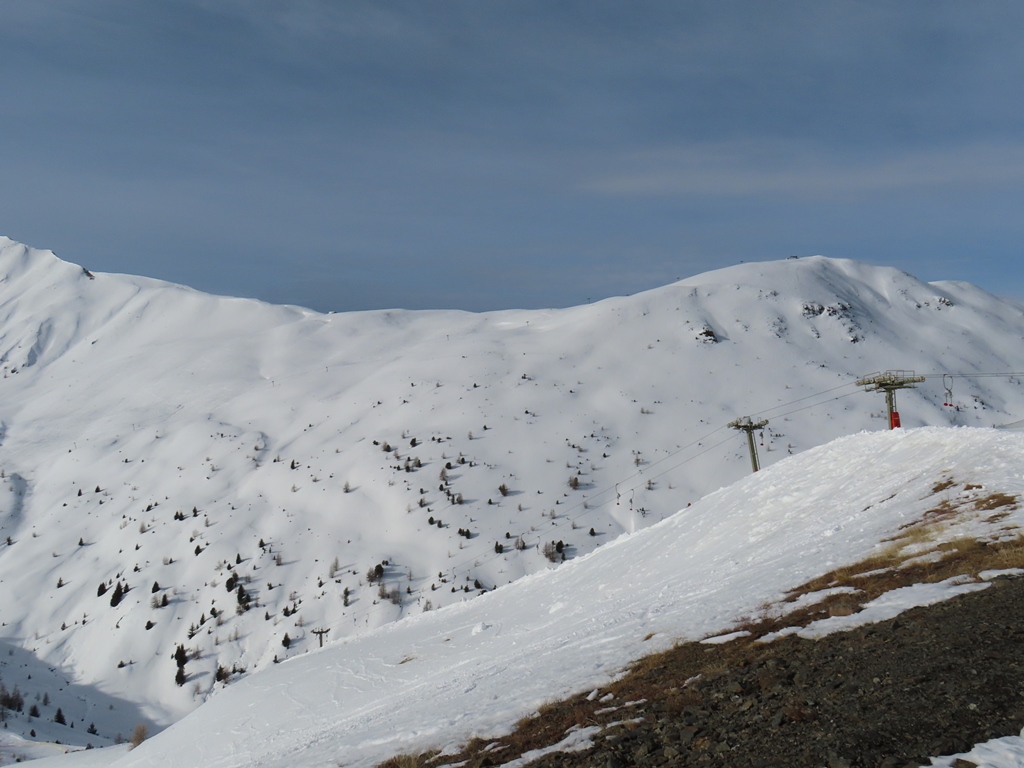 Wenn man genau hinschaut, sieht man die Stützen eines der beiden geschlossen Schlepplifte.