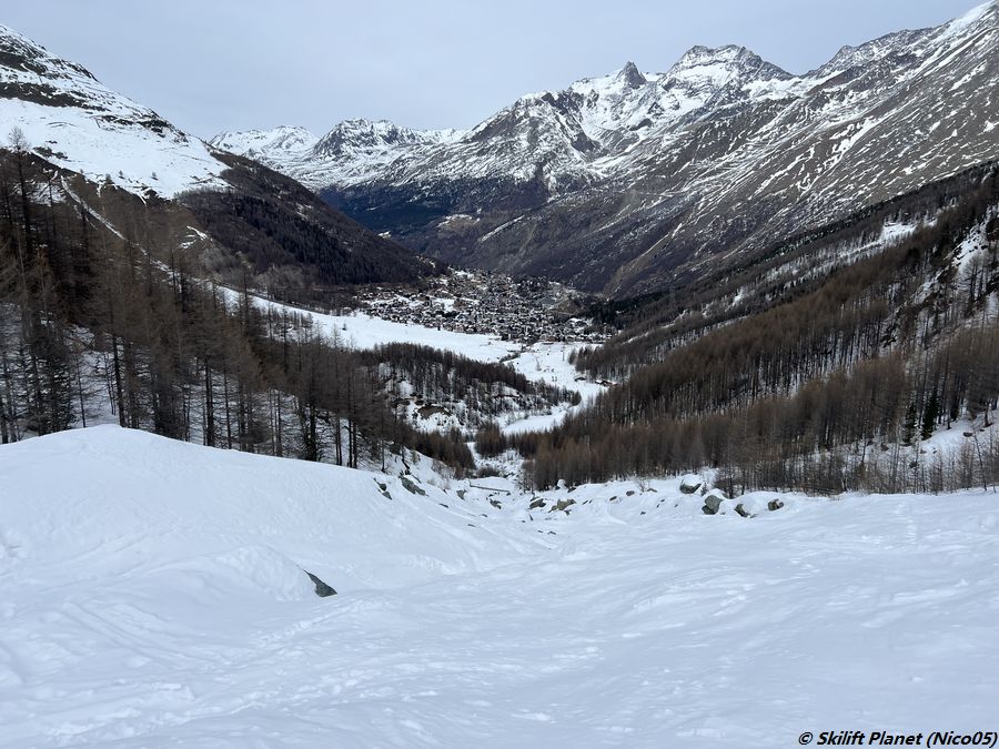 alte gelbe Piste "7a - Bachpiste", skifahrbar, aber viele Bäume/Steine auf dem letzten Teil.