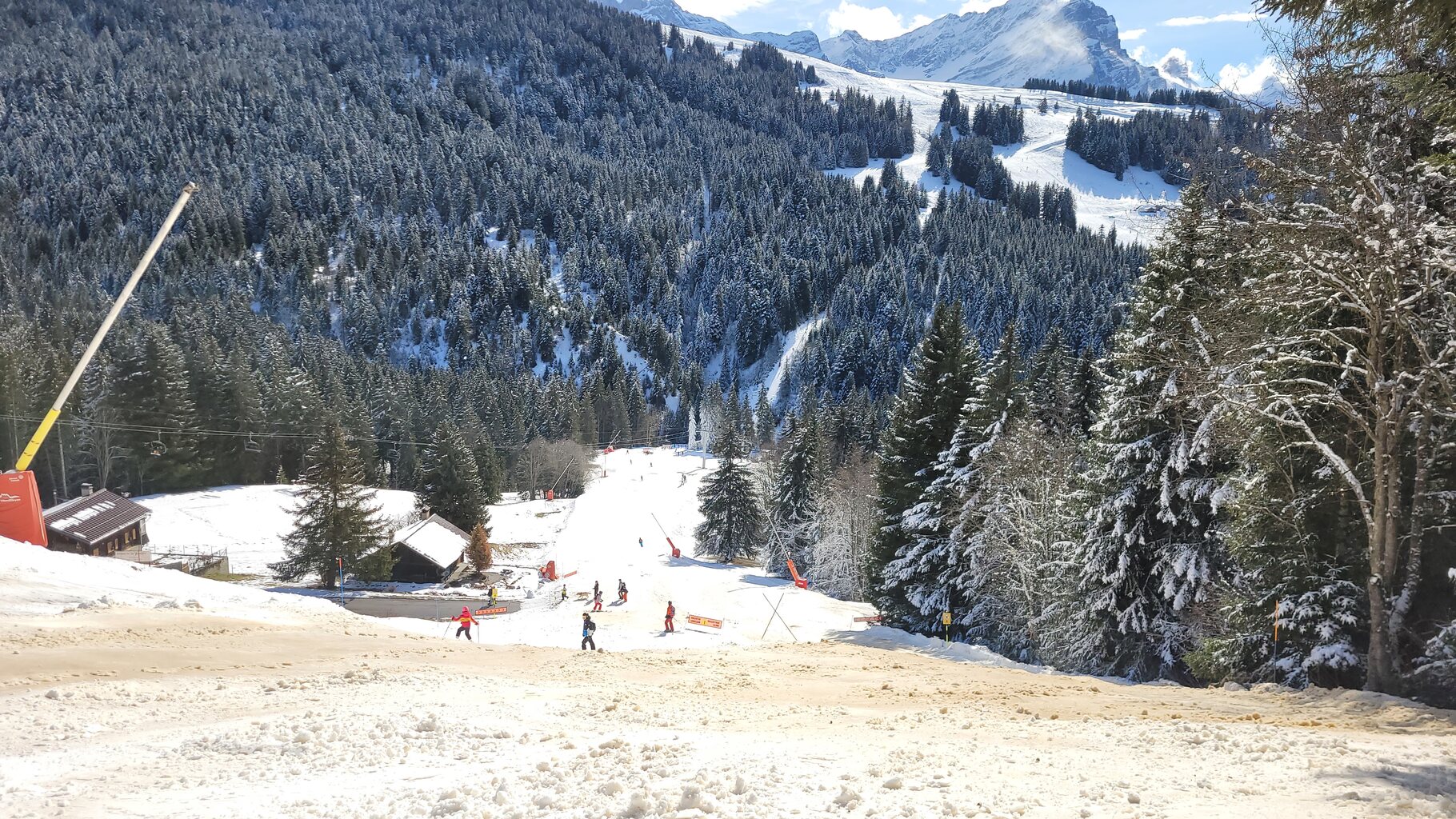 brauner Sulz vor der Chaux Ronde-Talstation