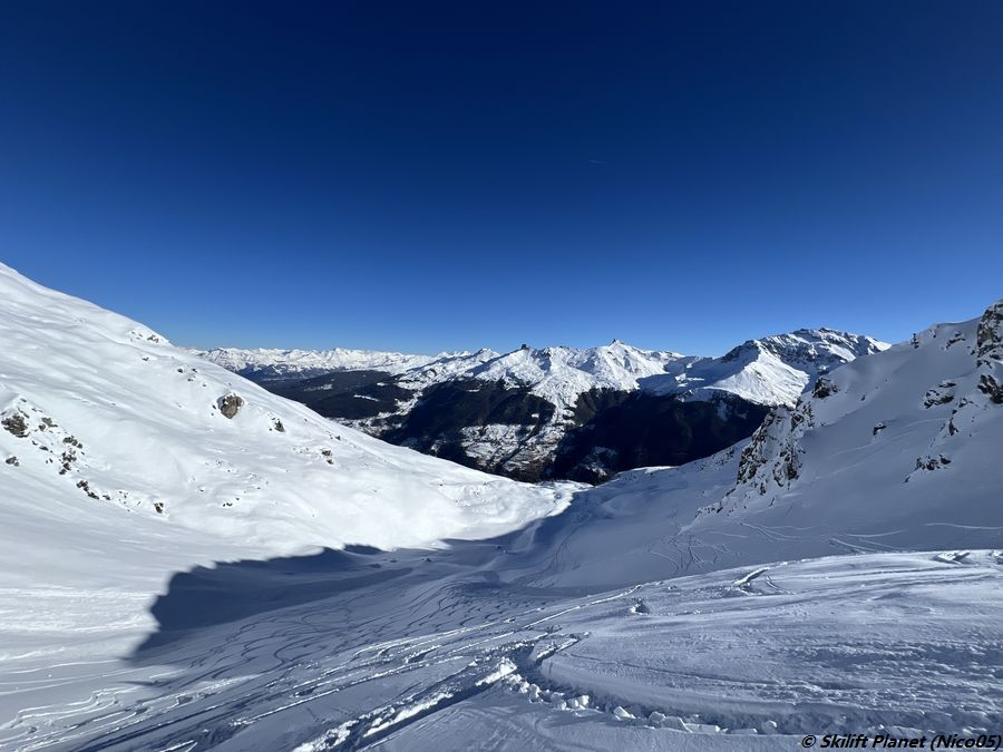 Freeride in der Combe von Vendes (Start direkt an der Bergstation des Skilifts Mt-Rouge)