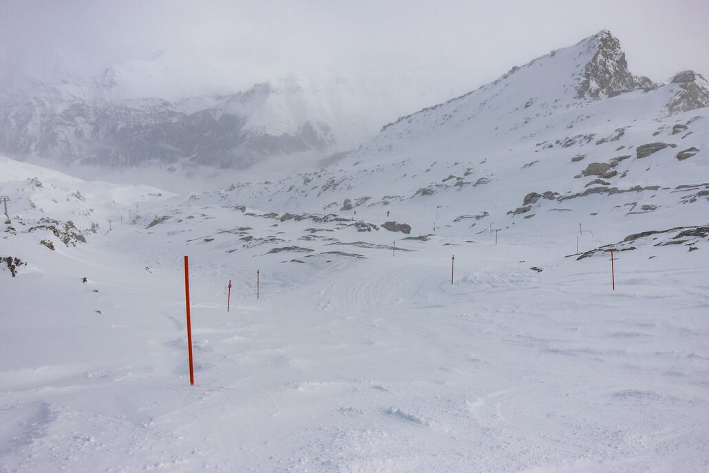 Auf der "Gletscher", teilweise muss es hier oben extrem winden, wenn ich mir so die Schneeverfrachtungen anschaue.