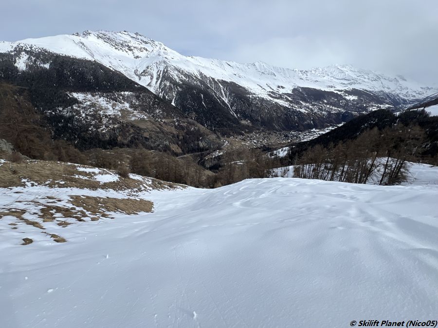 der ehemalige schwarze talabfahrt ist noch immer skifahrbar