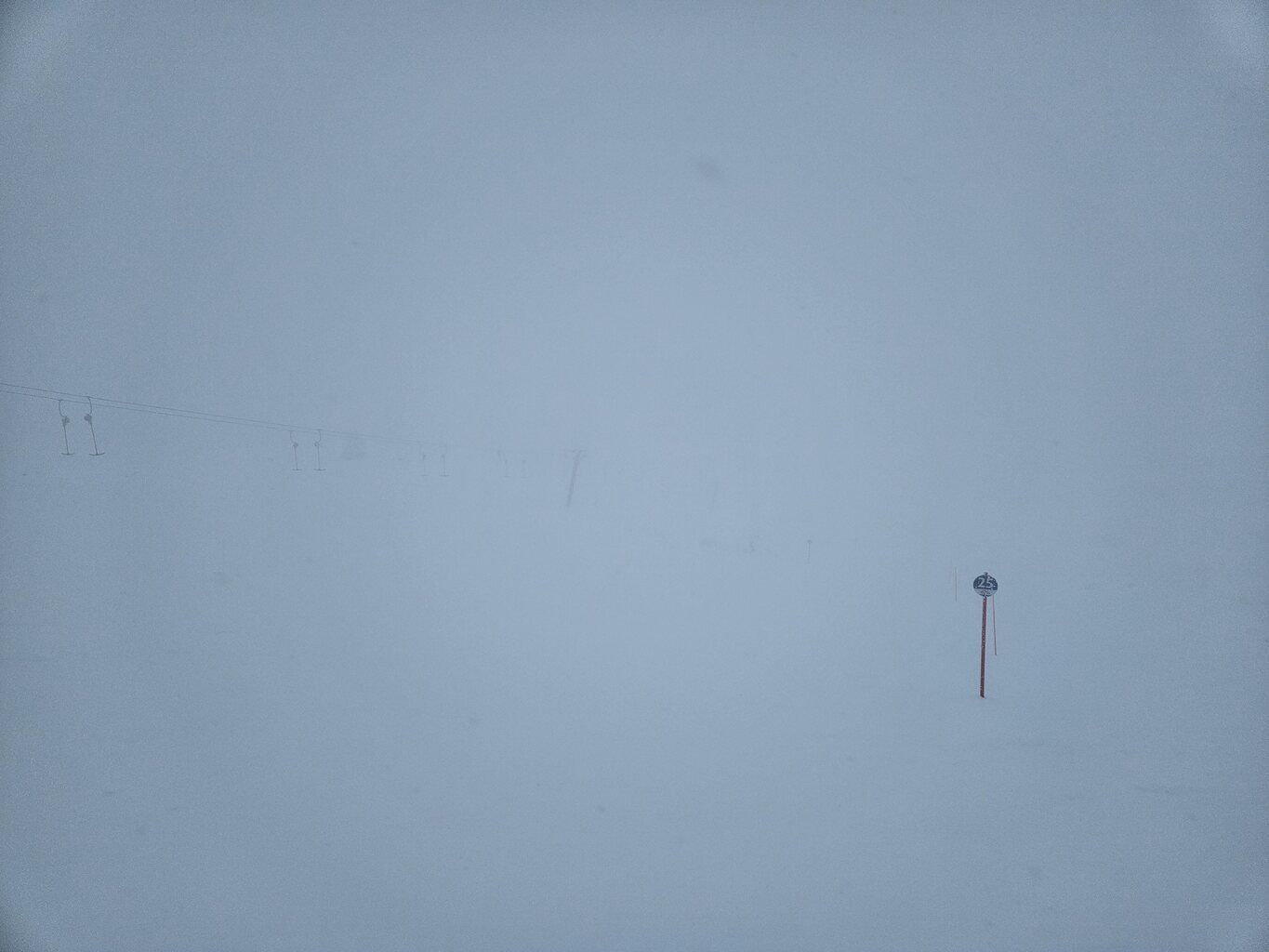 An der Bergstation der Mittersteinbahn ist die Sicht gleich Null.