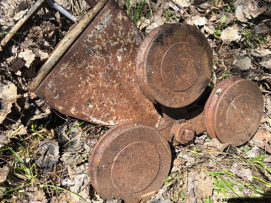 Rollenbatterie. Meiner Meinung nach gehören diese Überreste zu dem Skilift von 1954 und nicht zu dem von 1966