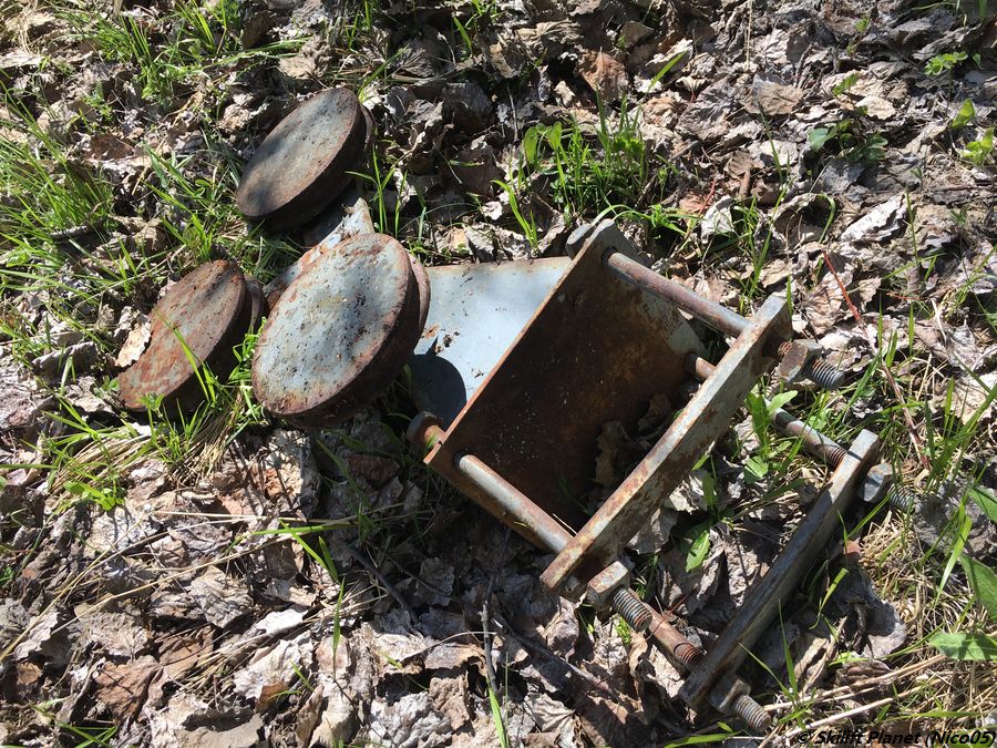 Rollenbatterie. Meiner Meinung nach gehören diese Überreste zu dem Skilift von 1954 und nicht zu dem von 1966