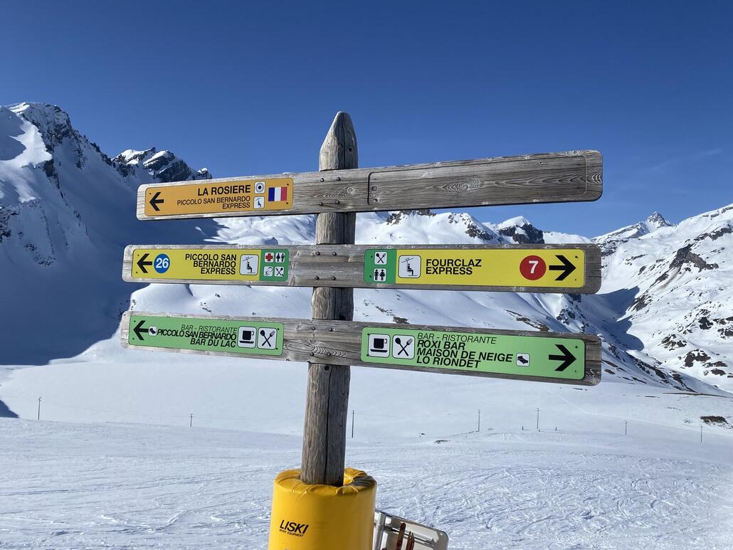 Pistenbeschilderung auf Italienischer Seite.