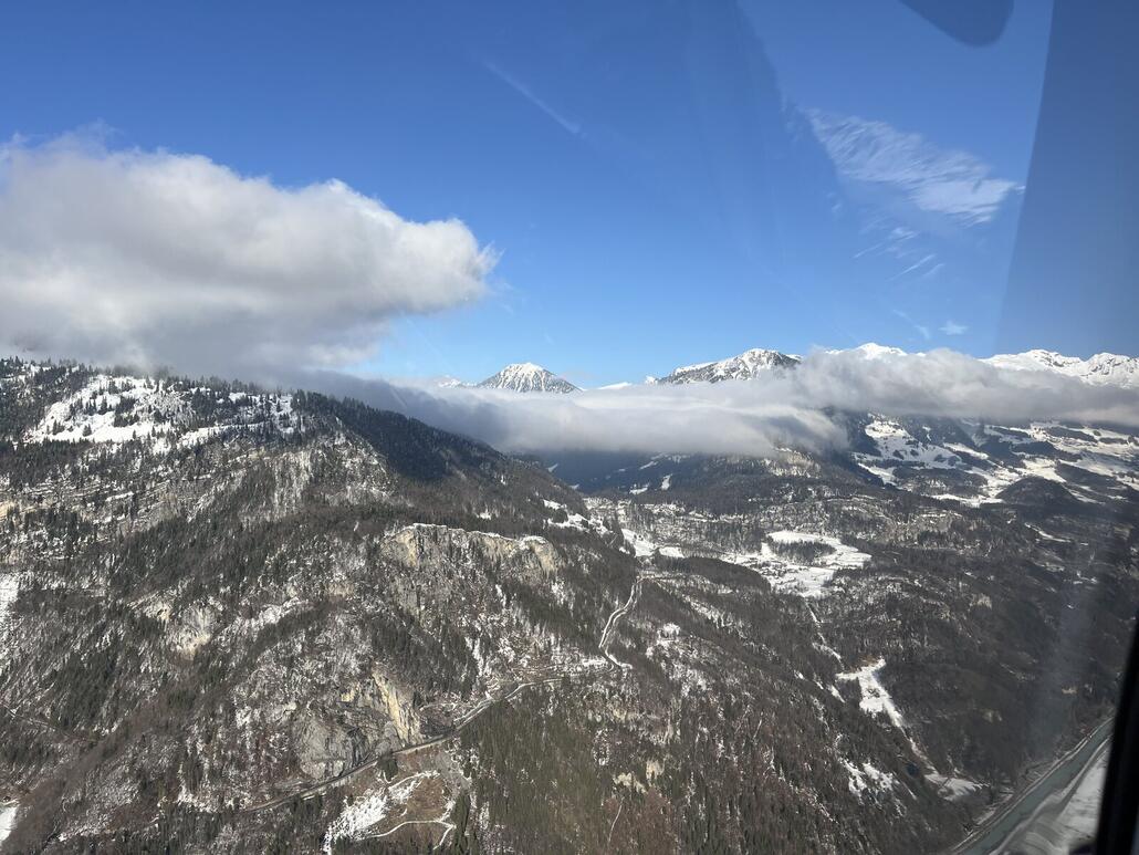 Über dem Brünigpass musste ich dann wieder unter die Nebeldecke, die sich entgegen aller Prognosen in der Zentralschweiz nie auflöste, schlüpfen