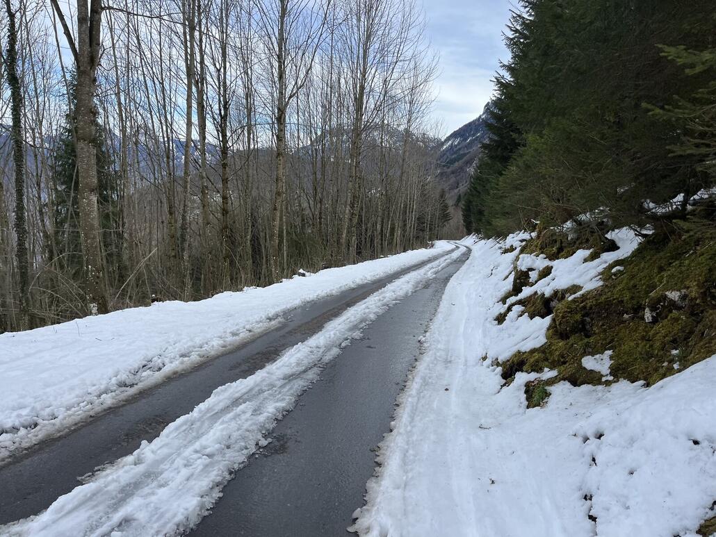 Aha, weniger Laufen als gedacht. Sieht ja fast unverändert zu vorgestern aus. Ich hatte damit gerechnet, hier zu Fuss gehen zu müssen