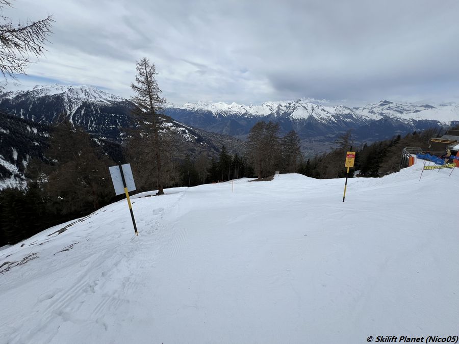 Kurze gelbe Piste zwischen dem SLE Les Drus und der Piste des Mayens (das erste Mal, dass ich sie präpariert sehe)