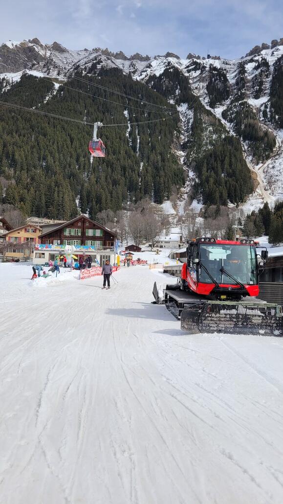 Ender der Piste an der Wengen-Pendelbahn