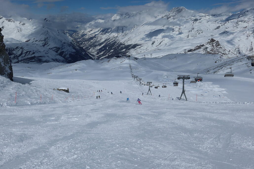 Standardbild vom Furggsattel, nur eher ungewohnt mit komplett weißem Tal