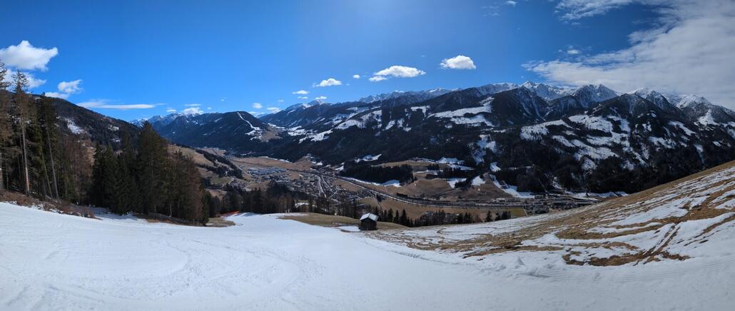 Auf der Talabfahrt grüßt der Frühling