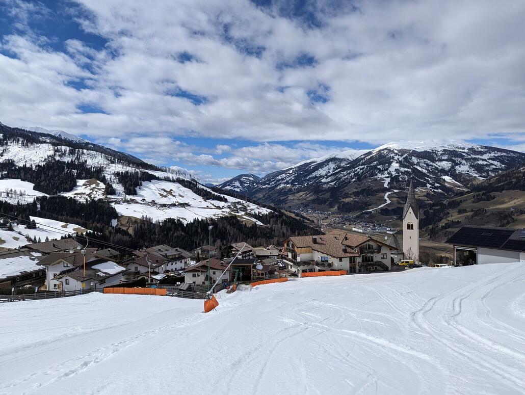 Fahren bis zur Kirche