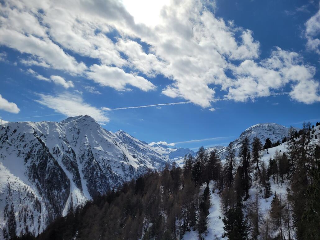 Sehr wechselhaftes Wetter heute. Hier zog es am späten Vormittag auf