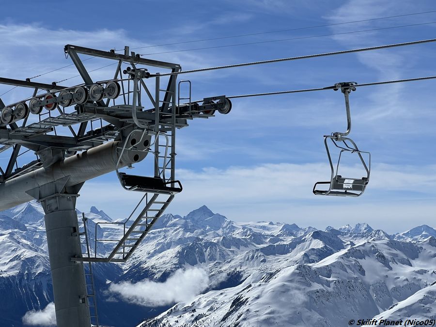 Garaventa 3-SBK mit der Dent-Blanche und dem Pigne d'Arolla ;-)