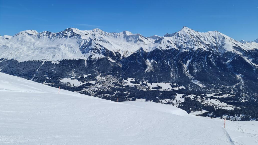 Die Schäfermulde ist ein Traum. Auch um 11.30 Uhr ist hier noch feinster Pulver angesagt.