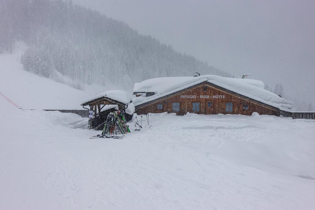 Mittagessen gibt es in der Rudi Hütte, für uns die beste im Gebiet.