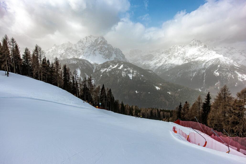 Am morgen oben hart, in der Mitte aufgefirnt und unten sulzig.