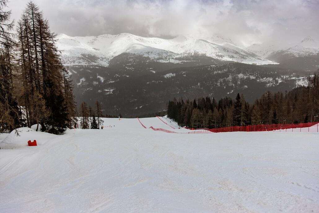 Die Porzenpiste von der Gipfelstation aus.