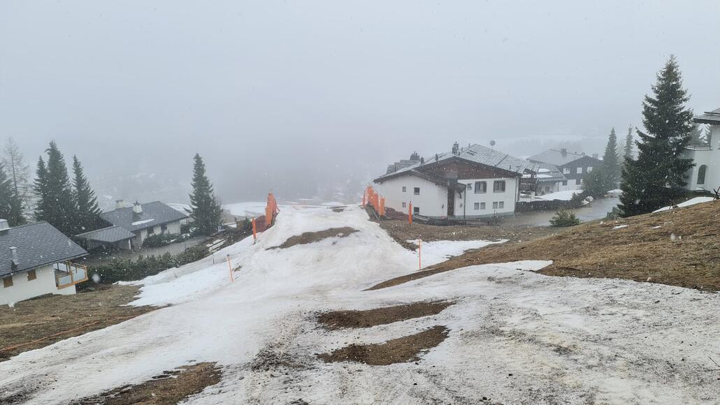 Also mal schauen, ob es woanders nicht etwas besser ist. Weil Stätzerhorn ja nicht fährt, muss ich über Valbella und Cumascheals Richtung Süden. Das hier ist ja schon grenzwertig...