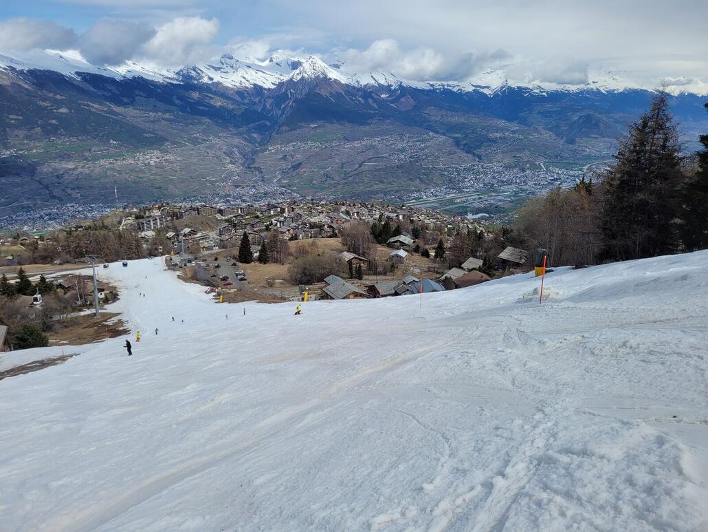 Ab hier war die Talabfahrt nach Nendaz ungemütlich. Drumerhum ist bereits Frühling.