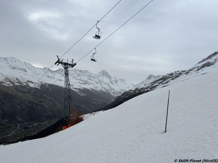 Sesselbahn und schwarze Talabfahrt