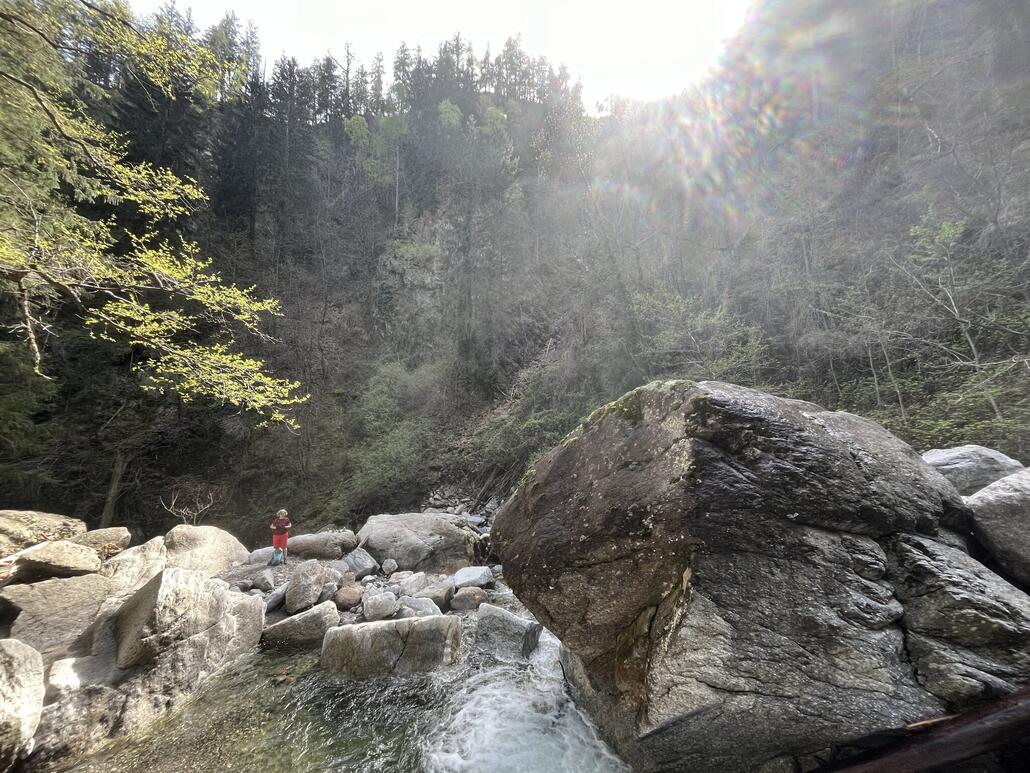 Mit Badegumpe, wobei die Wassertemperatur vermutlich auch im Sommer im einstelligen Bereich liegt