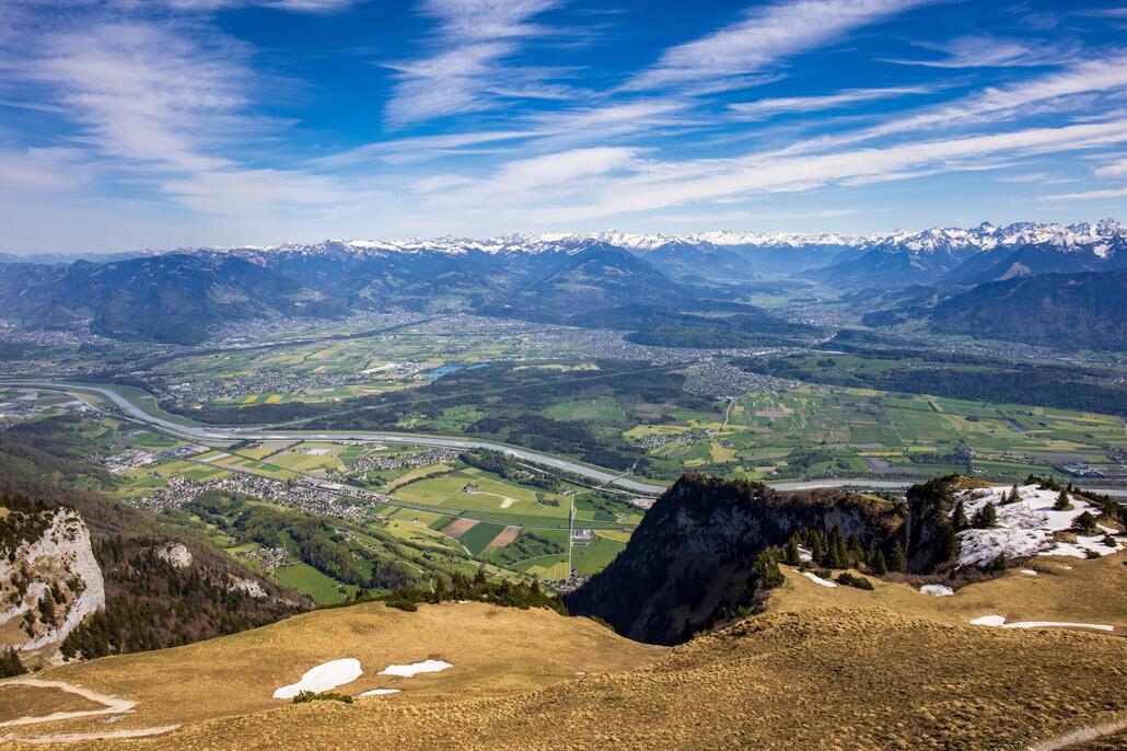 Feldkirch und Blick Richtung Arlberg.