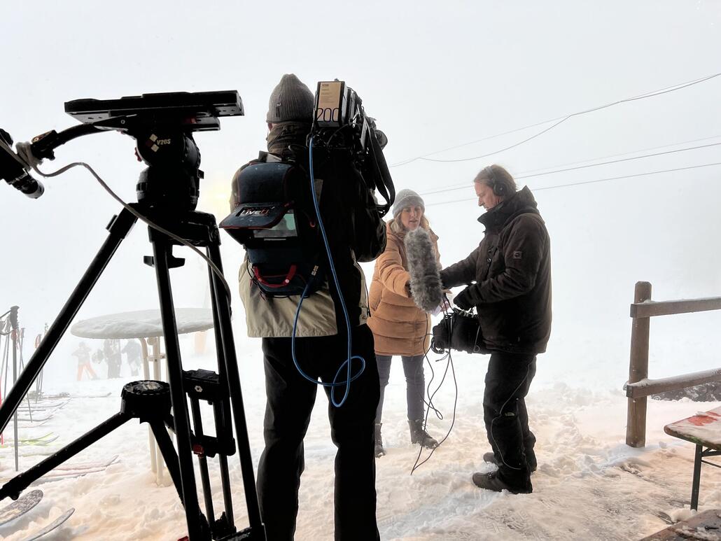 Die Reporterin berichtet von 150 Gästen